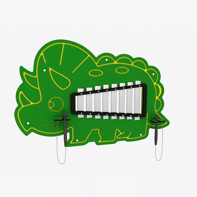 مثلث اژدها در فضای باز موسیقی کوبه ای